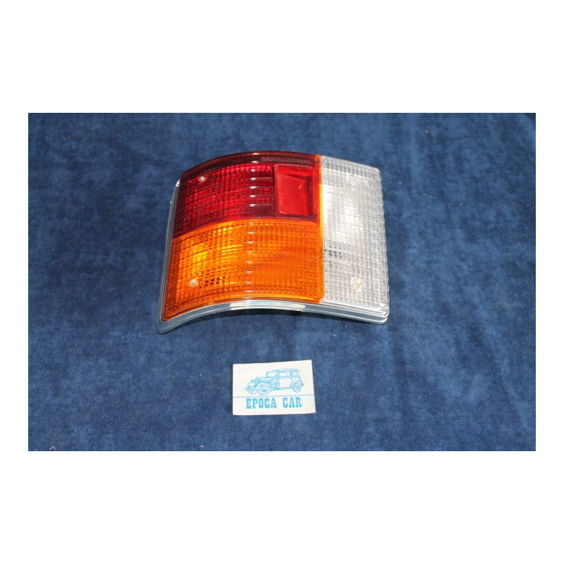 A112 2° S.    FANALINO POST. SX  CON RETRO   BORDO BIANCO  CARELLO