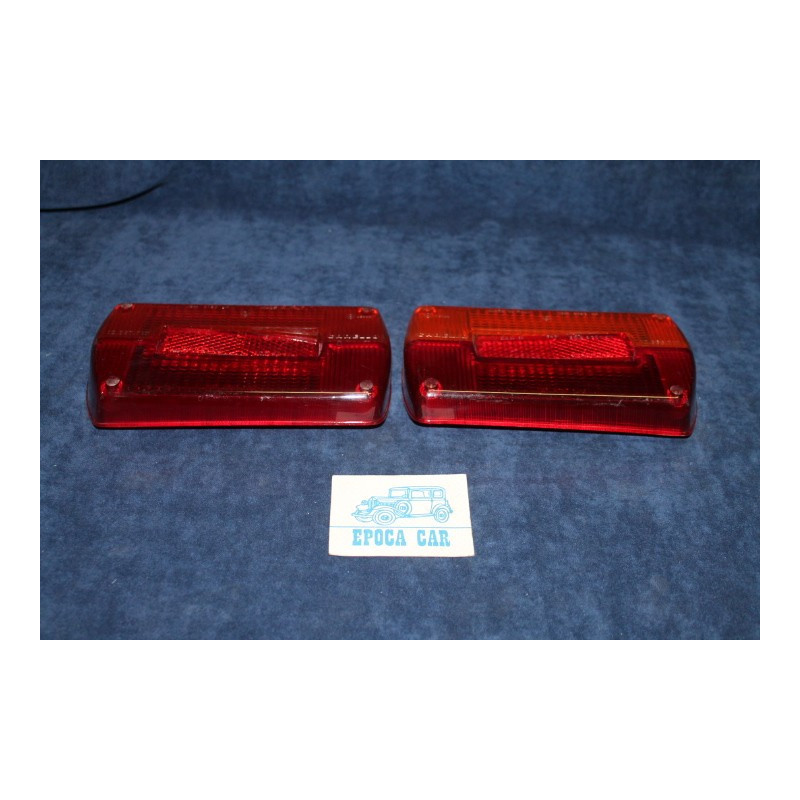 GT 1750 1°S.   COPPIA PLASTICHE PER FANALINI POST.   CARELLO