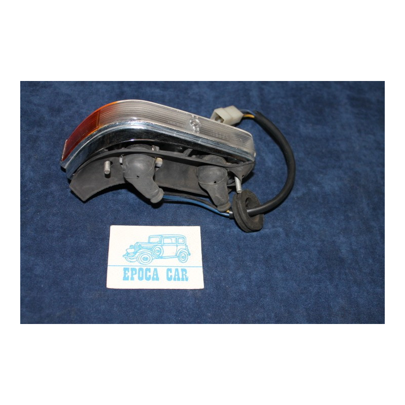 1750 SEDAN   FRONT RIGHT LIGHT   CARELLO