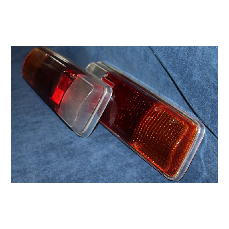 1750 SEDAN   PAIR LENSES FOR REAR TAILIGHT   P.V.