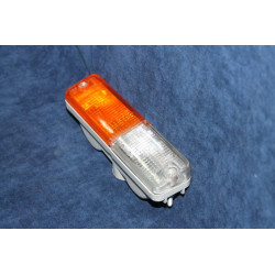 132  (1977-1980)   FRONT RIGHT LIGHT   SIEM