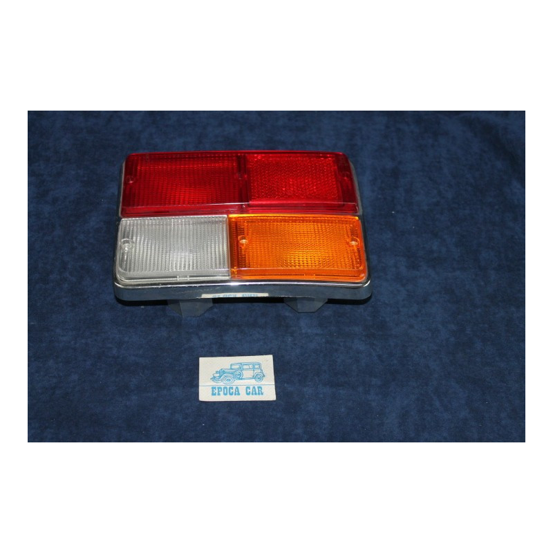 132 2°S.   REAR RIGHT TAIL LIGHT   ARIC