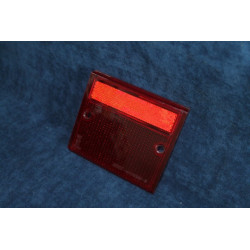 127 L-C-CL  PLASTICA ROSSA  CON CATARIFRANGENTE PER FANALINO POST. SX   ARIC