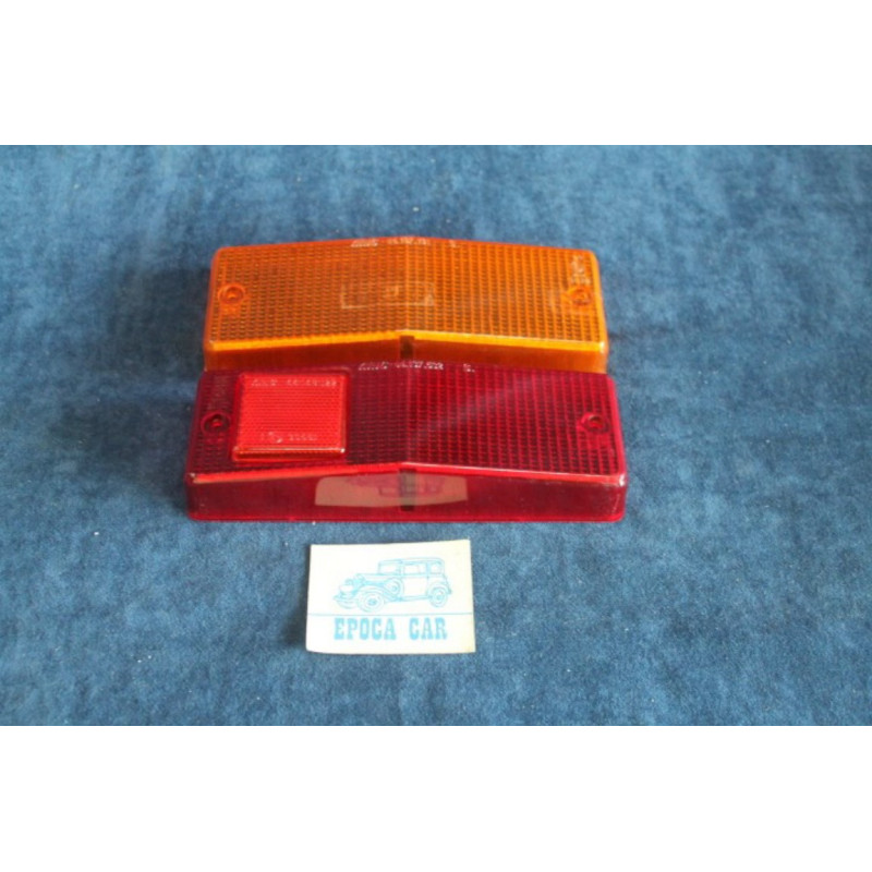124 BERLINA '71  COPPIA PLASTICHE PER FANALINO POST. SX   ARIC
