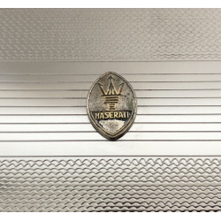 POSACENERE SU TUNNEL MASERATI 