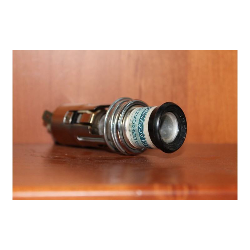 LIGHTER FERRARI-ALFA ROMEO ...NOS