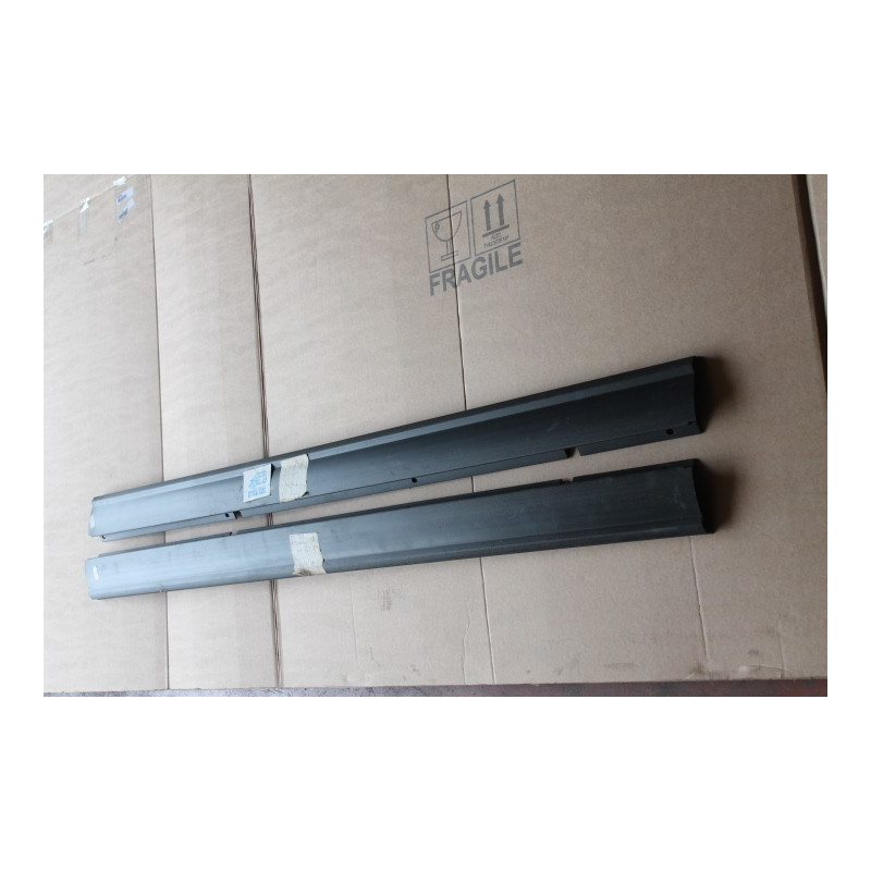 COPPIA PROFILI SOTTOPORTA PLASTICA COD 0060525168 + 0060525169