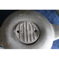 SET 4 PCS USED HUBCAP WHEELS DIAM CM 39,5 AS THEY ARE. PLEASE SEE PICTURES
