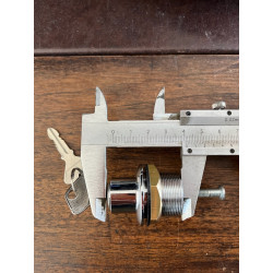 PULSANTE ESTERNO APERTURA PORTA  IN OTTONE CON BOMBATURA E CON CHIAVE