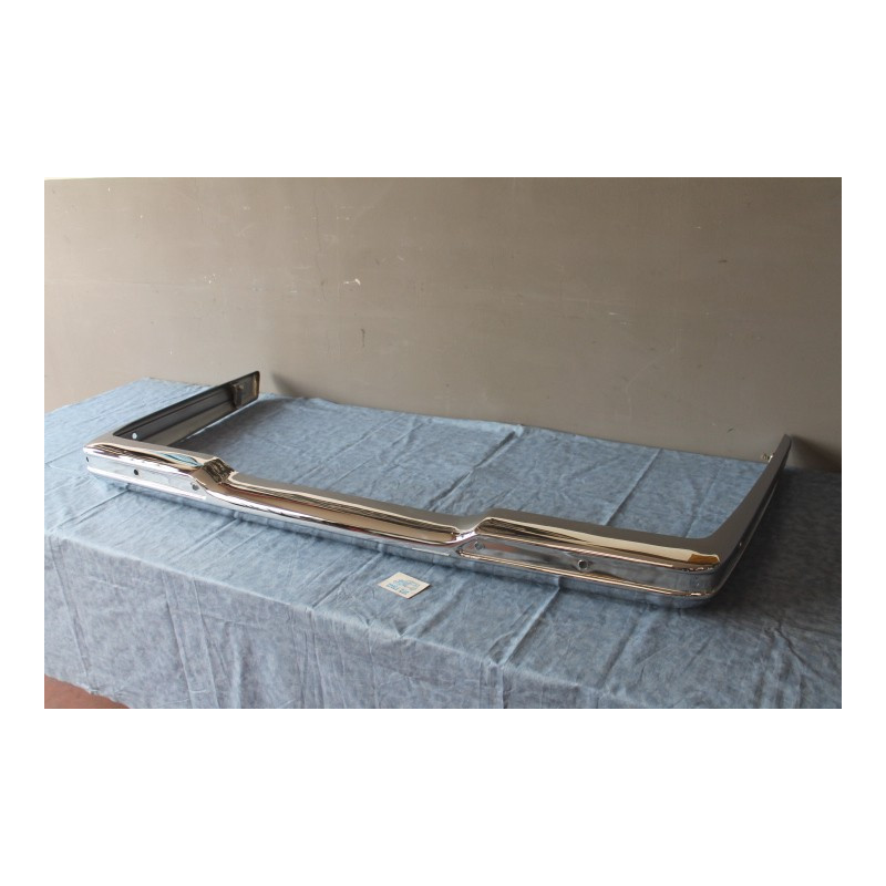 ALFA 2600 BERLINA PARAURTO POSTERIORE SENZA GOMMA  NOS