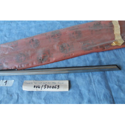 PROFILO RASCHIAVETRO INTERNO ANT SX  AR 530063