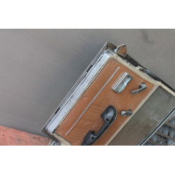 DOOR USED REAR RIGHT RESTORED  ( 2  MODEL)