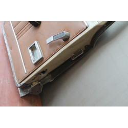 DOOR USED REAR LEFT RESTORED  ( 2  MODEL)