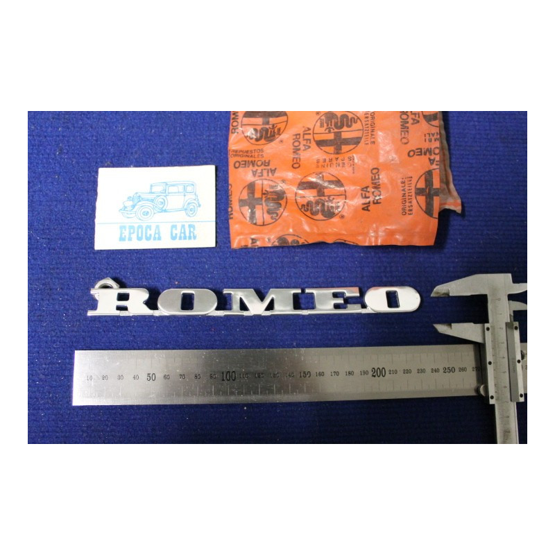 SCRITTE "ALFA" "ROMEO" (DUE PEZZI - VENDITA IN COPPIA)  METALLO CROMATO