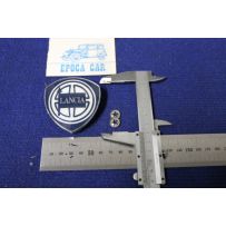 STEMMA "LANCIA"  SCUDETTO ANTERIORE UNIVERSALE (ATTACCHI ORIZZONTALI) PLASTICA