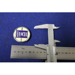 STEMMA ROTONDO "LANCIA" DIAMETRO 44mm METALLO CROMATO