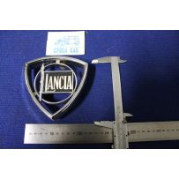 STEMMA "LANCIA"  cm 11,5 X 11,5 (DUE ATTACCHI A VITE)   PLASTICA