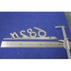 SCRITTA "682 N " METALLO CROMATO
