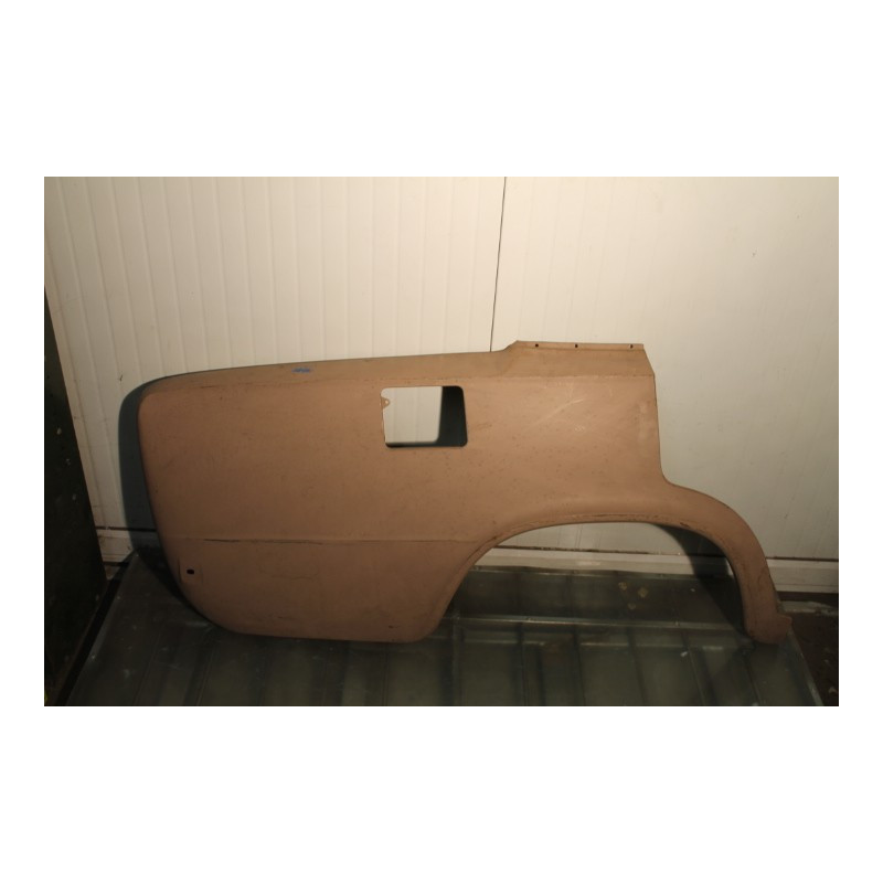 124   RIGHT REAR FENDER