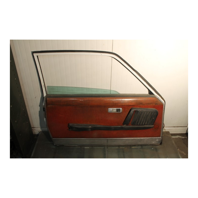FIAT 130 COUPE'    RIGHT USED DOOR