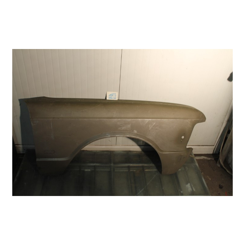 130 SEDAN RIGHT FRONT FENDER USED