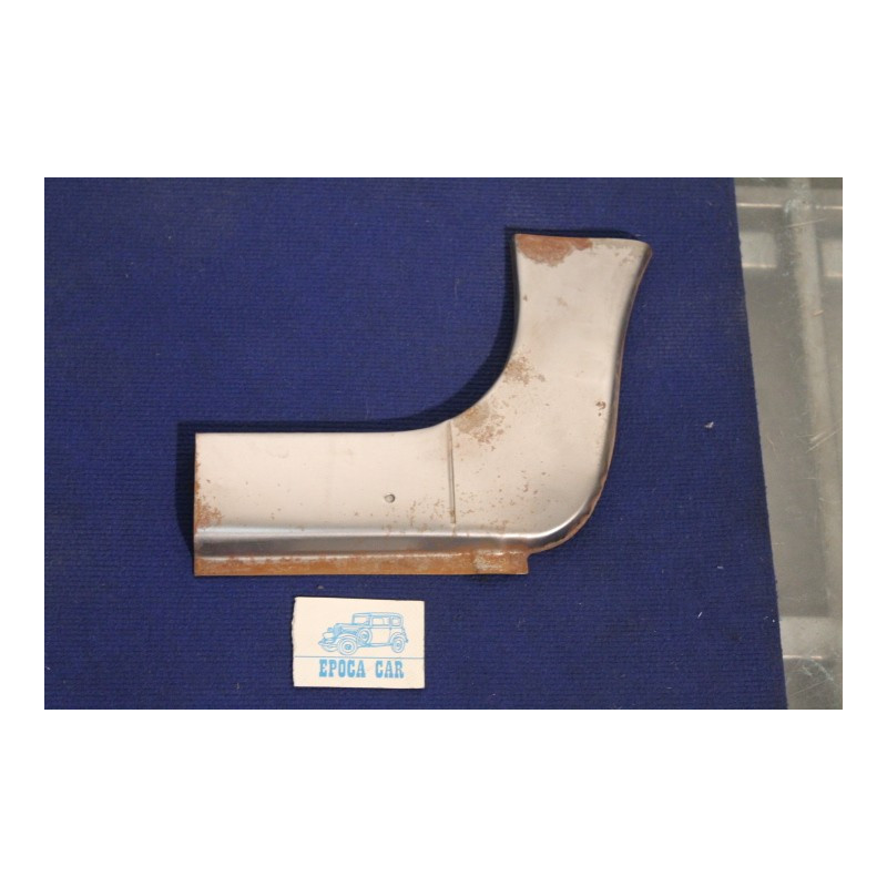 500  FRONT END OF UNDER DOOR PANEL
