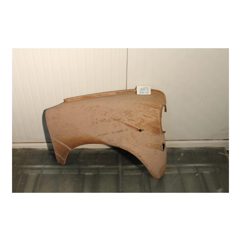 600   FRONT RIGHT FENDER