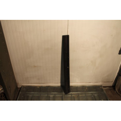 A 112  LEFT PLASTIC DOOR MUOLDING