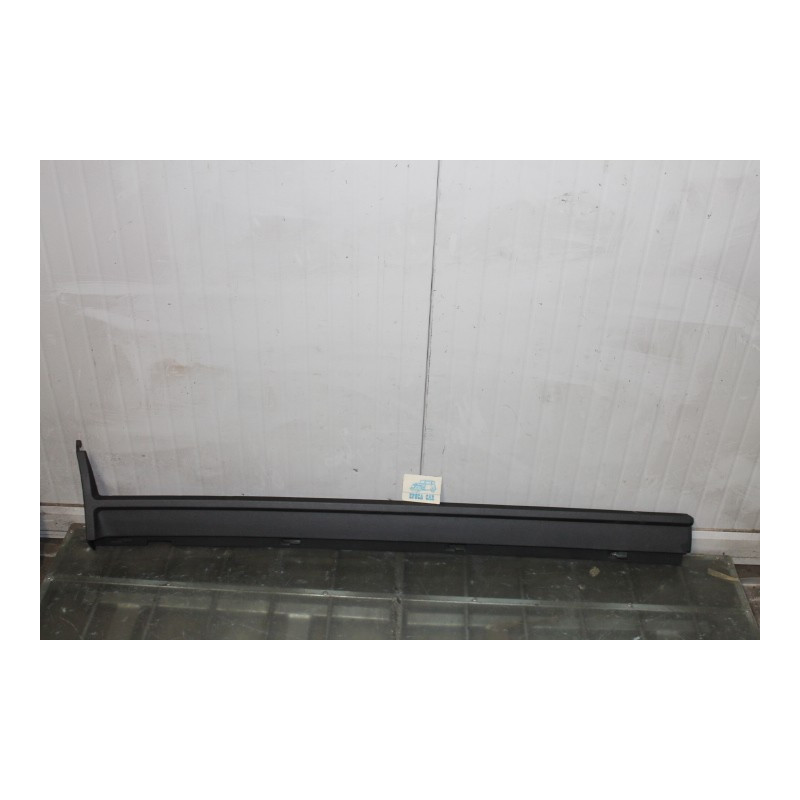 ALFETTA GTV 2000-2500 MODANATURA SOTTOPORTA ANT. SX IN PLASTICA