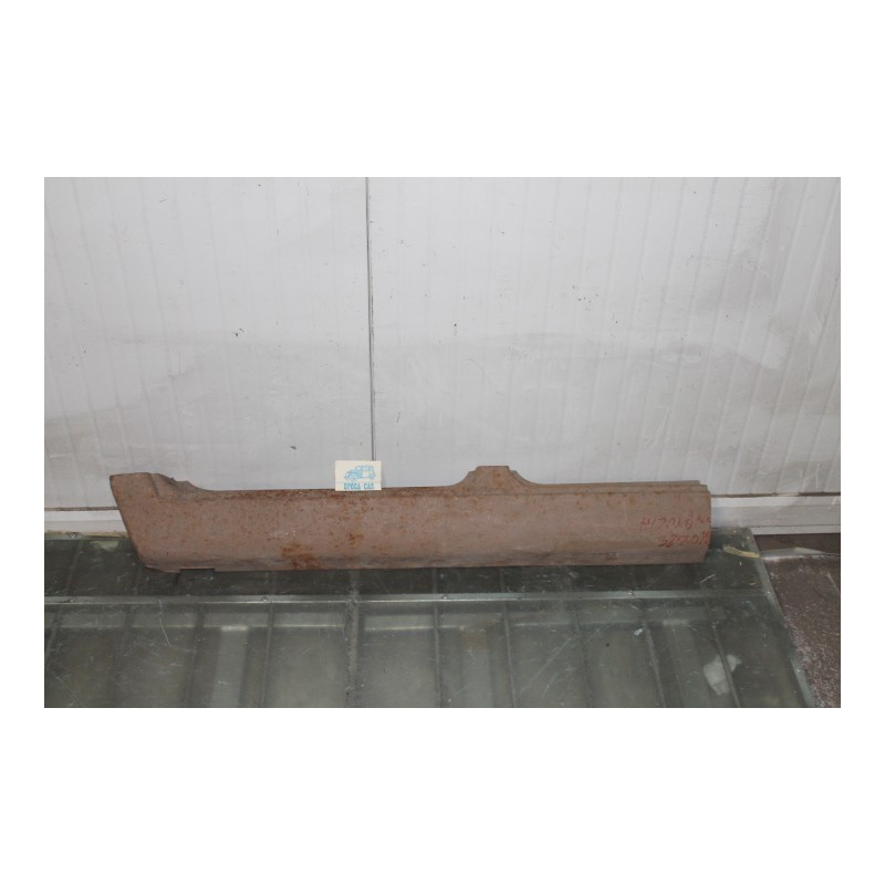 UNDERDOOR HALF RIGHT