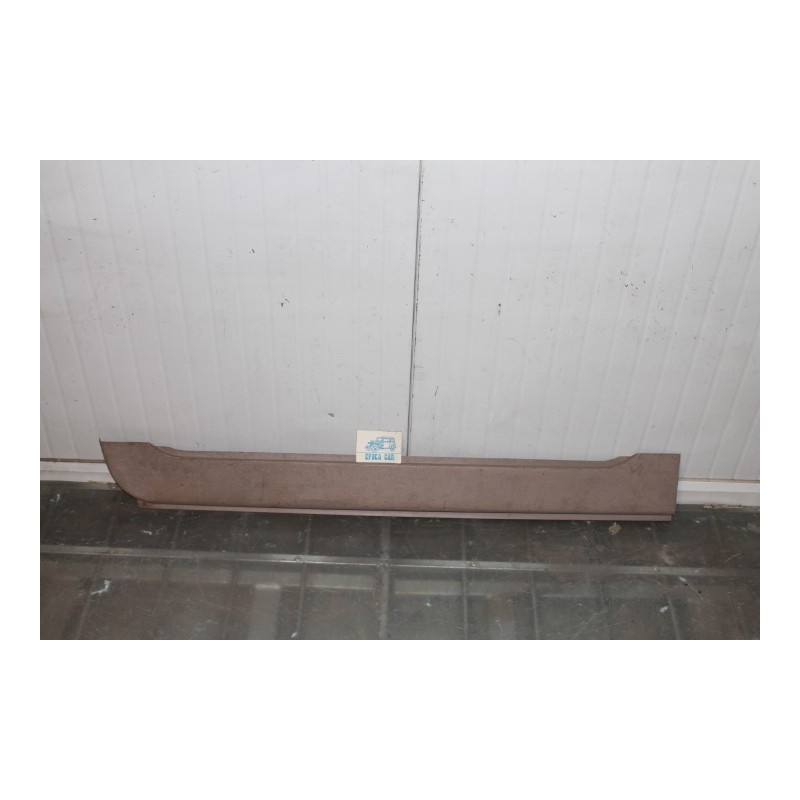500 D LEFT DOOR-SILL