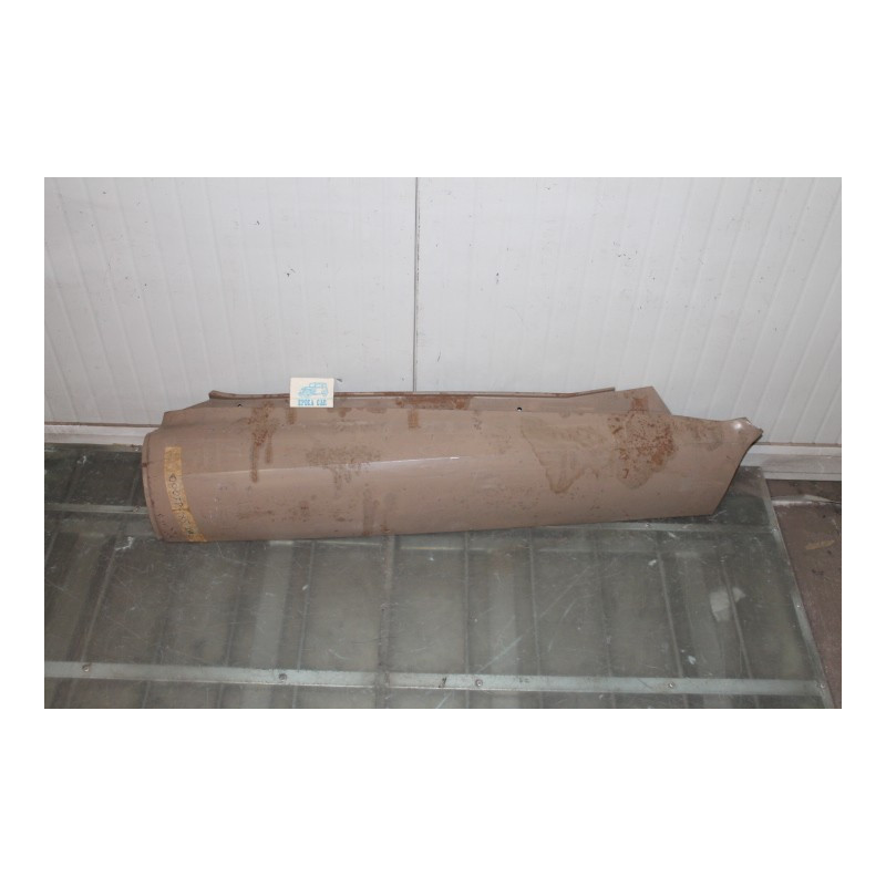 1100 D  UPPER FRONT LEFT WING/FENDER