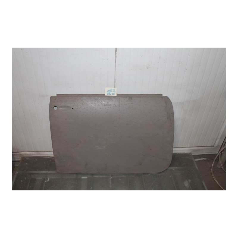 1100 D  RIGHT FRONT DOOR (SKIN ONLY)