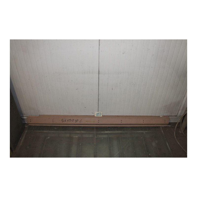 1500 C   LEFT DOOR-SILL