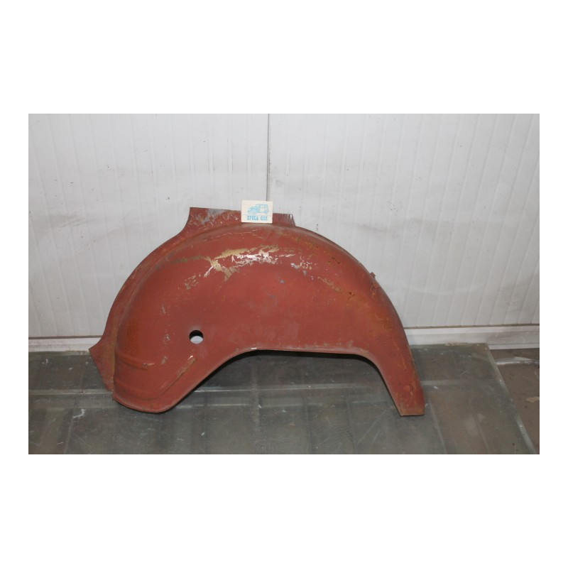 1100  (?)   WHEEL HOUSING  ( LEFT OR RIGHT ?)