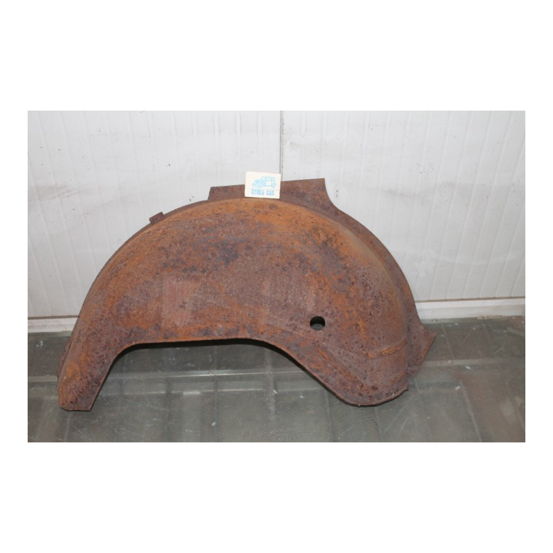 1100  (?)   WHEEL HOUSING  ( LEFT OR RIGHT ?)