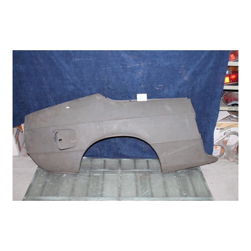 BETA COUPE'  REAR RIGHT FENDER + GASOLINE PORTHOLE