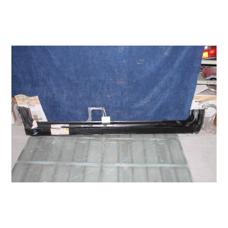 PRISMA  RIGHT DOOR-SILL  5887605