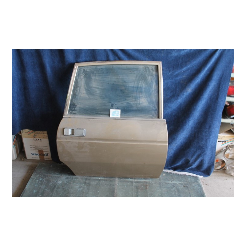 GAMMA BERLINA   USED REAR RIGHT DOOR