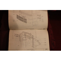 180 NC E DERIVATI     CATALOGO PARTI DI RICAMBIO-CARROZZERIA (1° EDIZIONE 1974) discreto stato (copertina un pò rovinata)
