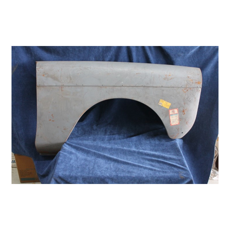 A 40   ORIGINAL FRONT RIGHT FENDER  31253118