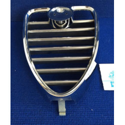 CENTRAL FRONT MASK 1750 sedan NOS